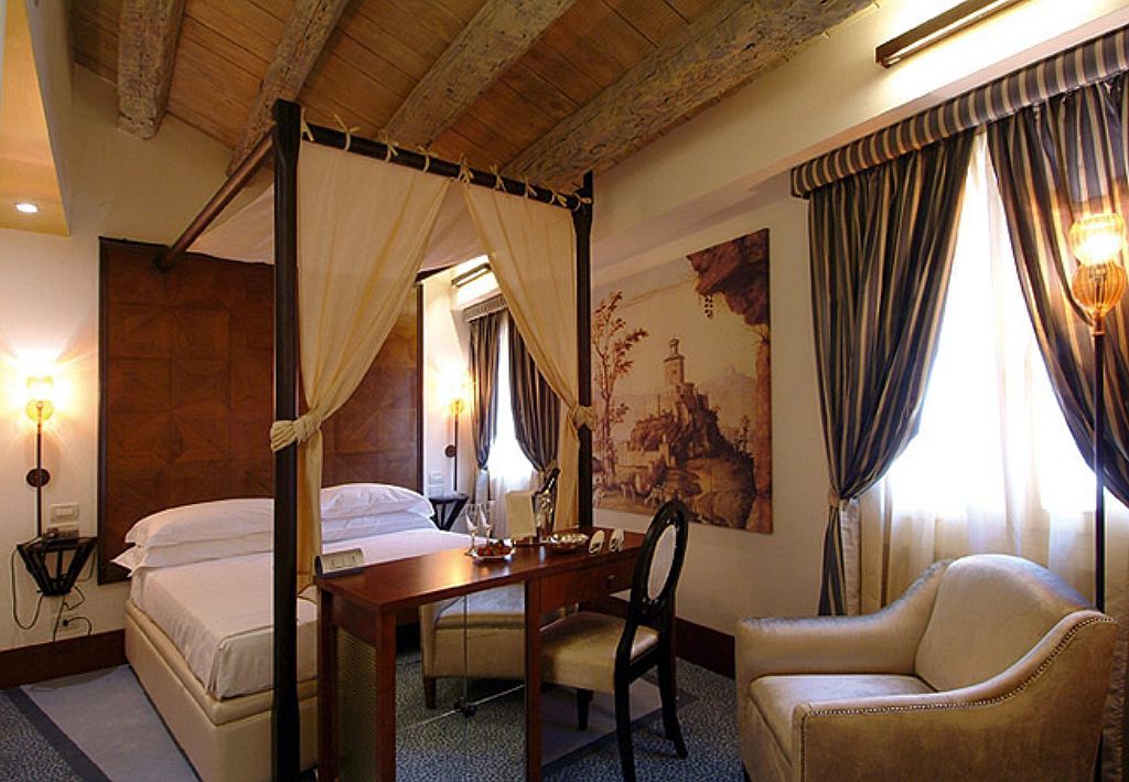 Hotel Dei Dragomanni
